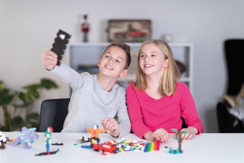 Girl Boy Admiring Build - Plus Plus 100 Piece Basic Robot Build Set - 4105