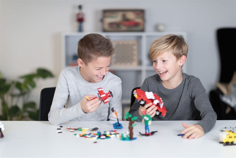 Two Boys Building Options - Plus Plus 100 Piece Basic Robot Build Set - 4105